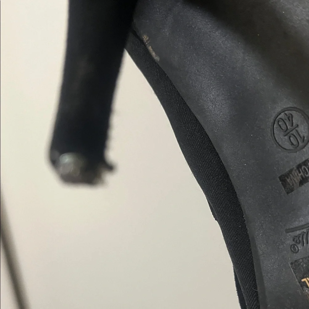 Elegant Black Knee-High Boots - Picture 7 of 8